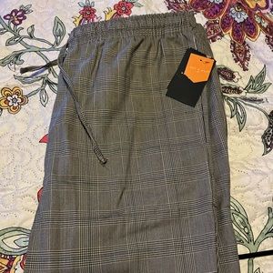 Day & Age pants.   Plaid look.   Brown color with light line of blue.  Slim fit.